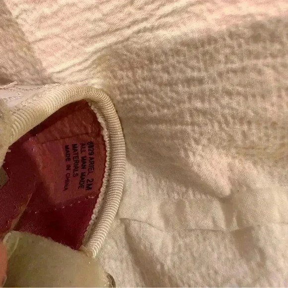 Rachel - Ariel white baby mary Jane’s. Size 2 months - Picture 6 of 6